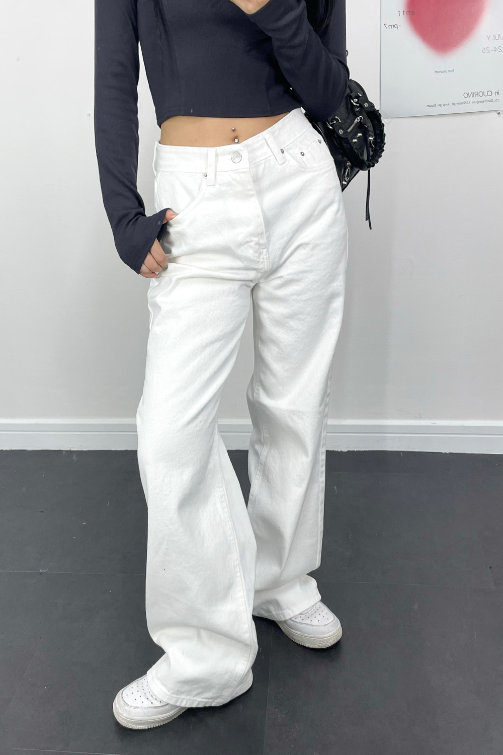 some white cotton wide pants